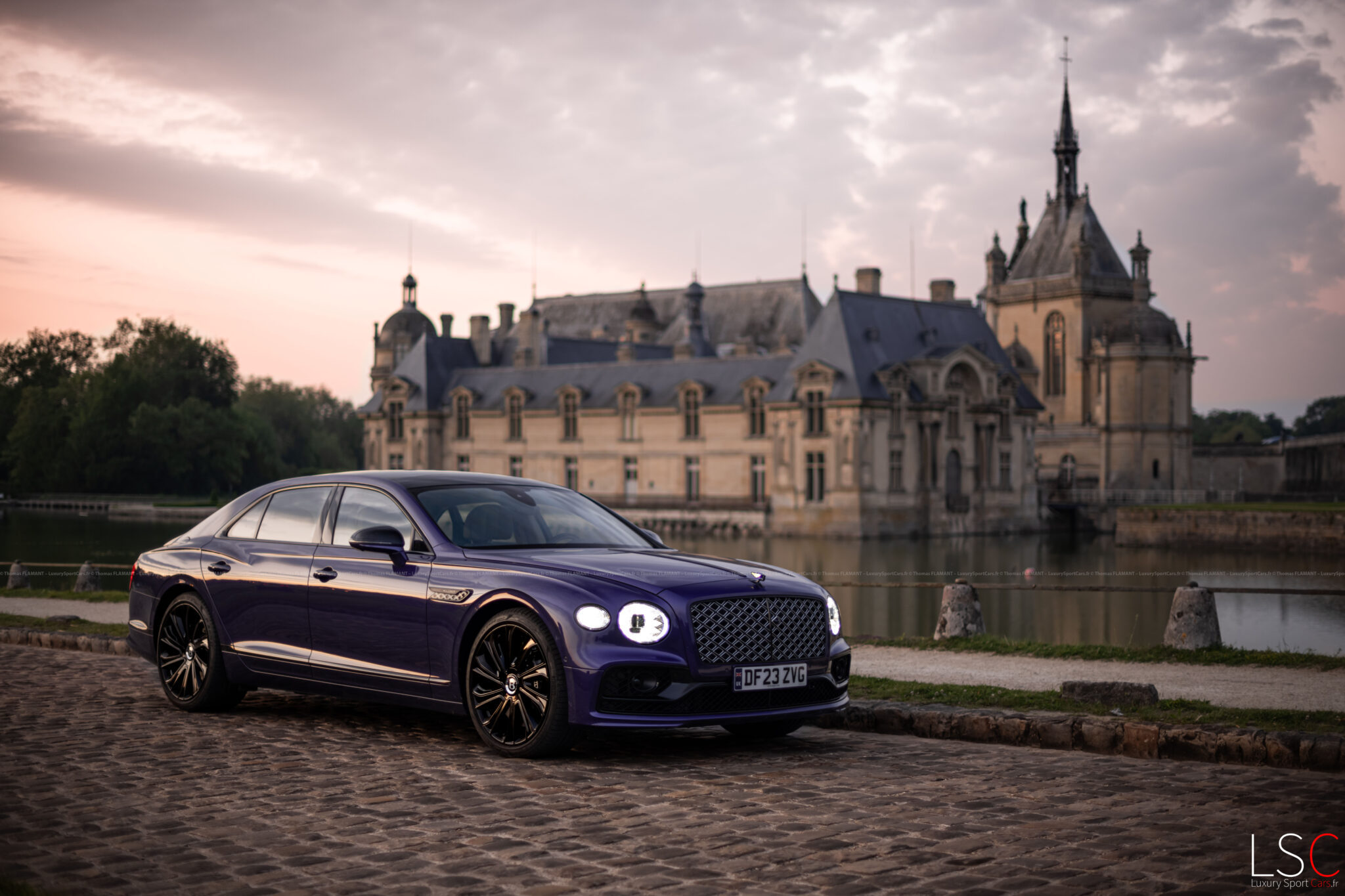 Bentley Flying Spur Mulliner Castle LuxurySportCars.fr