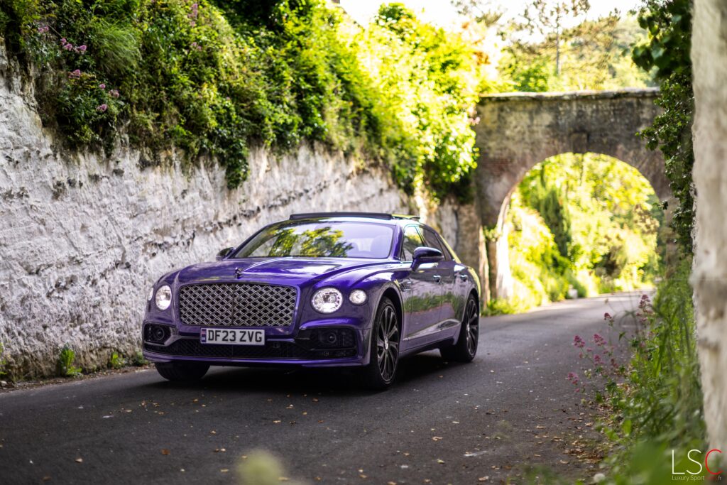 Bentley Flying Spur Mulliner Castle LuxurySportCars.fr